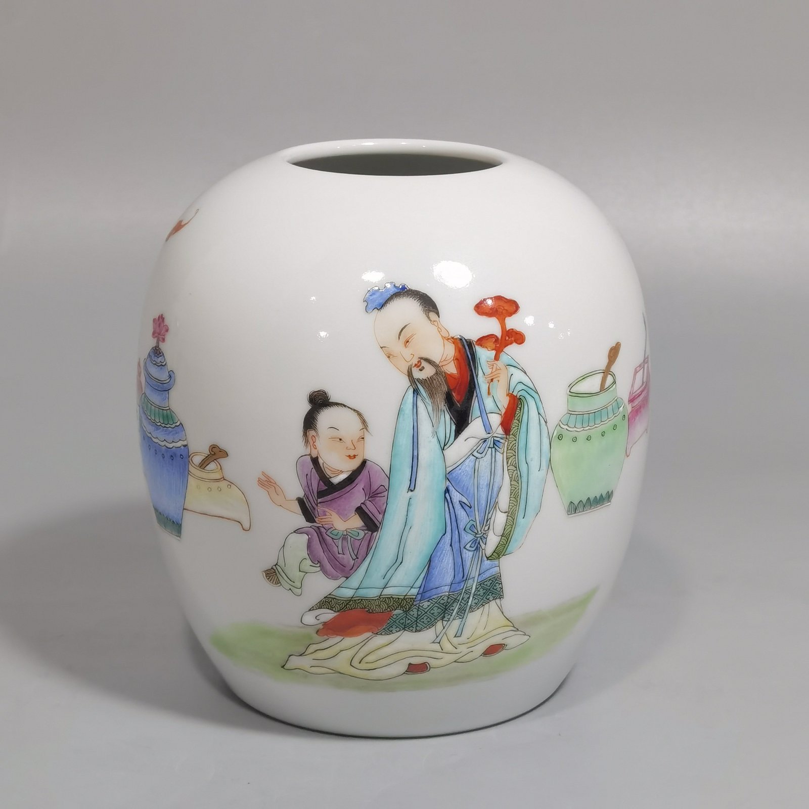 Qing Dynasty Yongzheng pastel water bowl with character and story illustrations