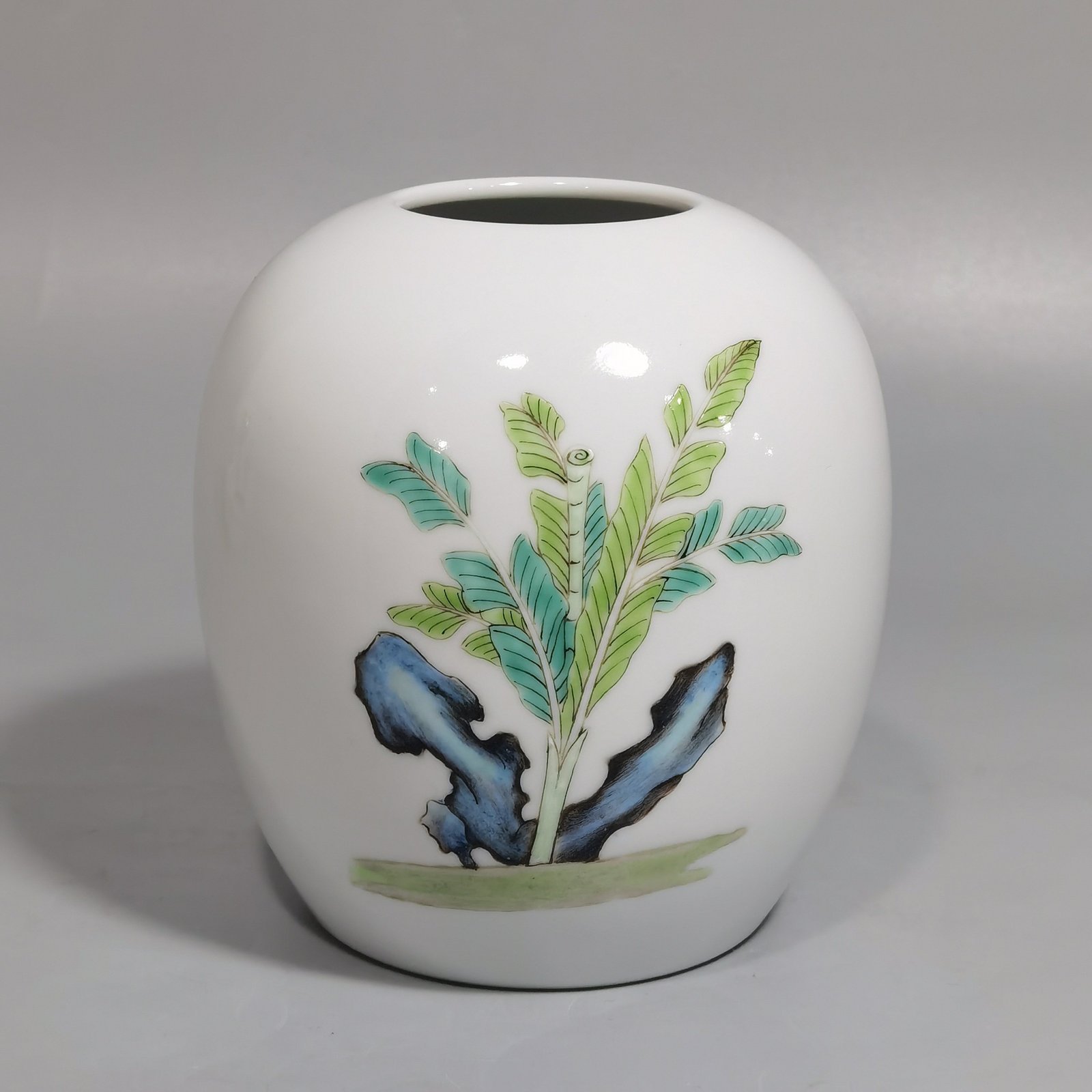 Qing Dynasty Yongzheng pastel water bowl with character and story illustrations