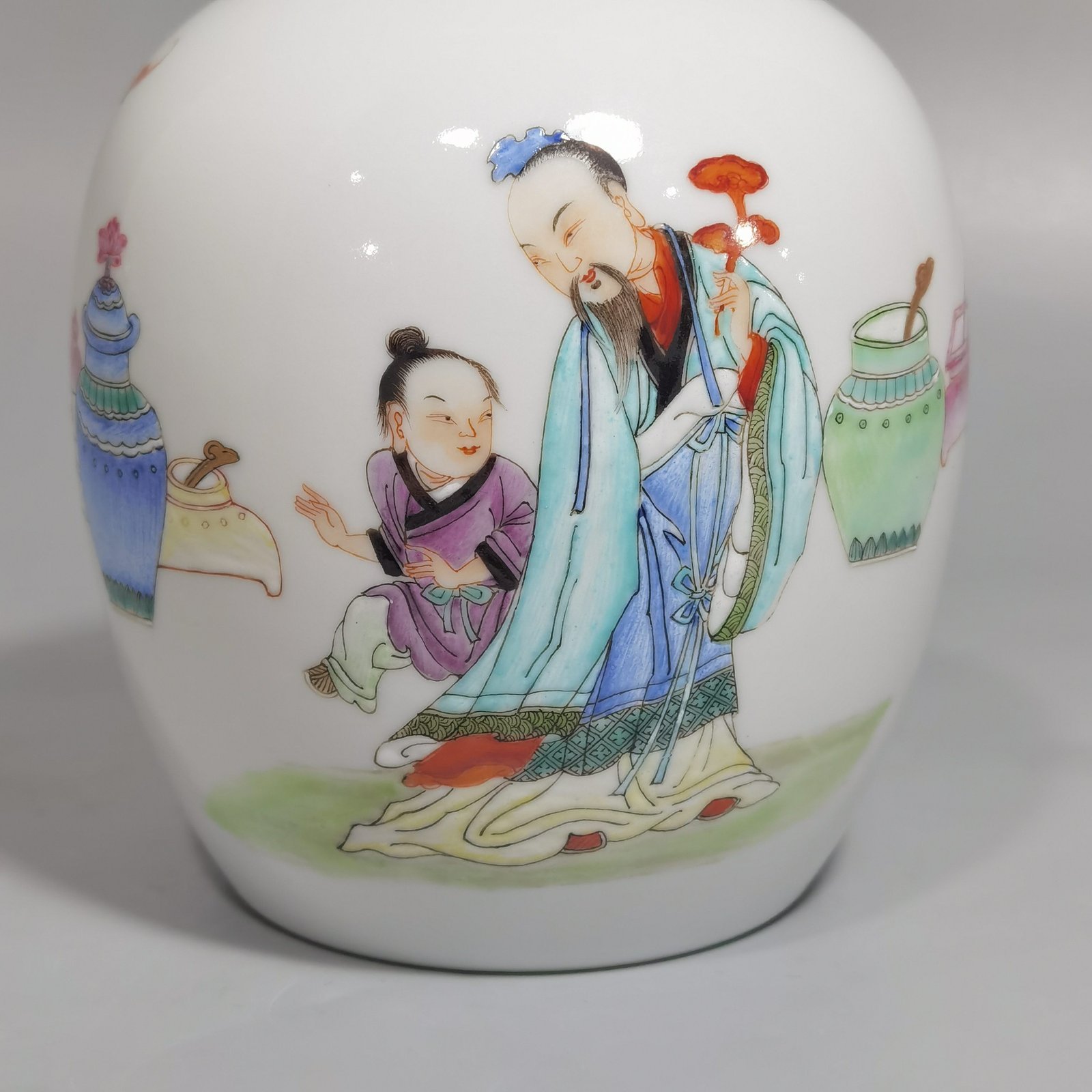 Qing Dynasty Yongzheng pastel water bowl with character and story illustrations