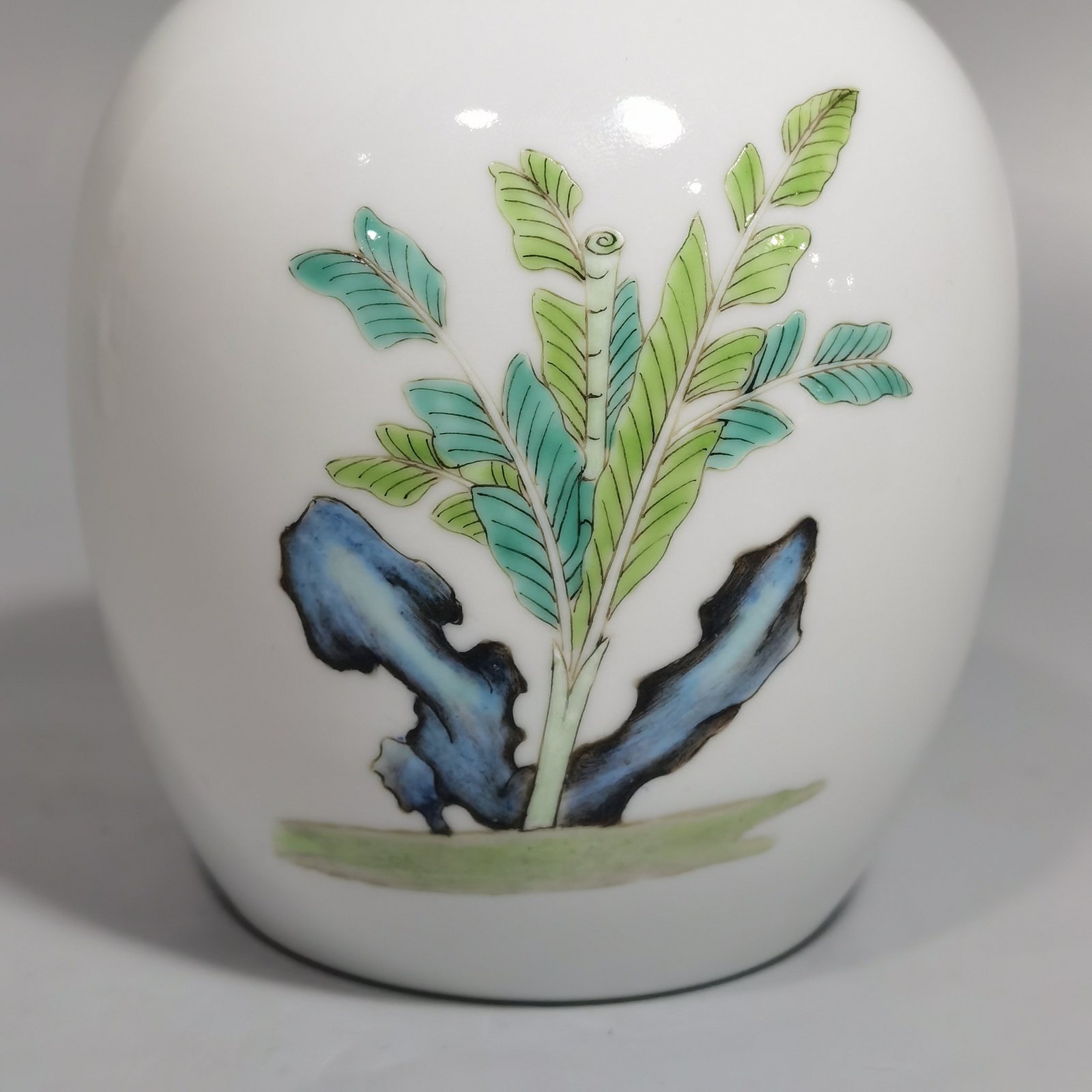 Qing Dynasty Yongzheng pastel water bowl with character and story illustrations