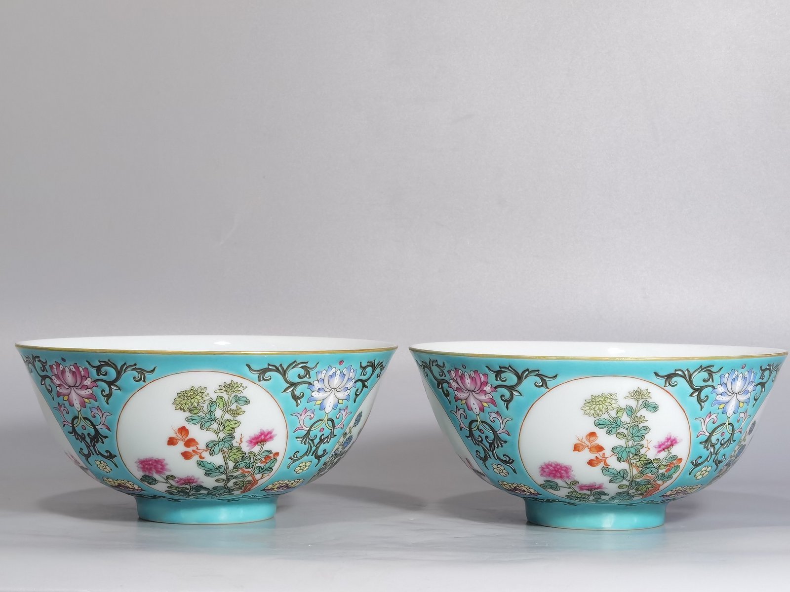 Qing Dynasty Yongzheng a pair of pastel green window-opening four-season flower bowls