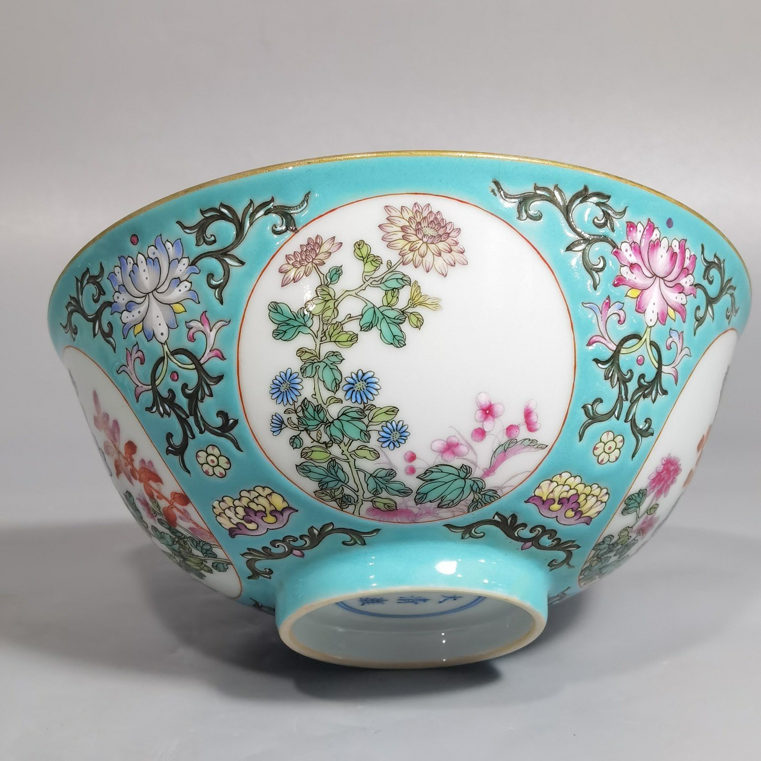 Qing Dynasty Yongzheng a pair of pastel green window-opening four-season flower bowls