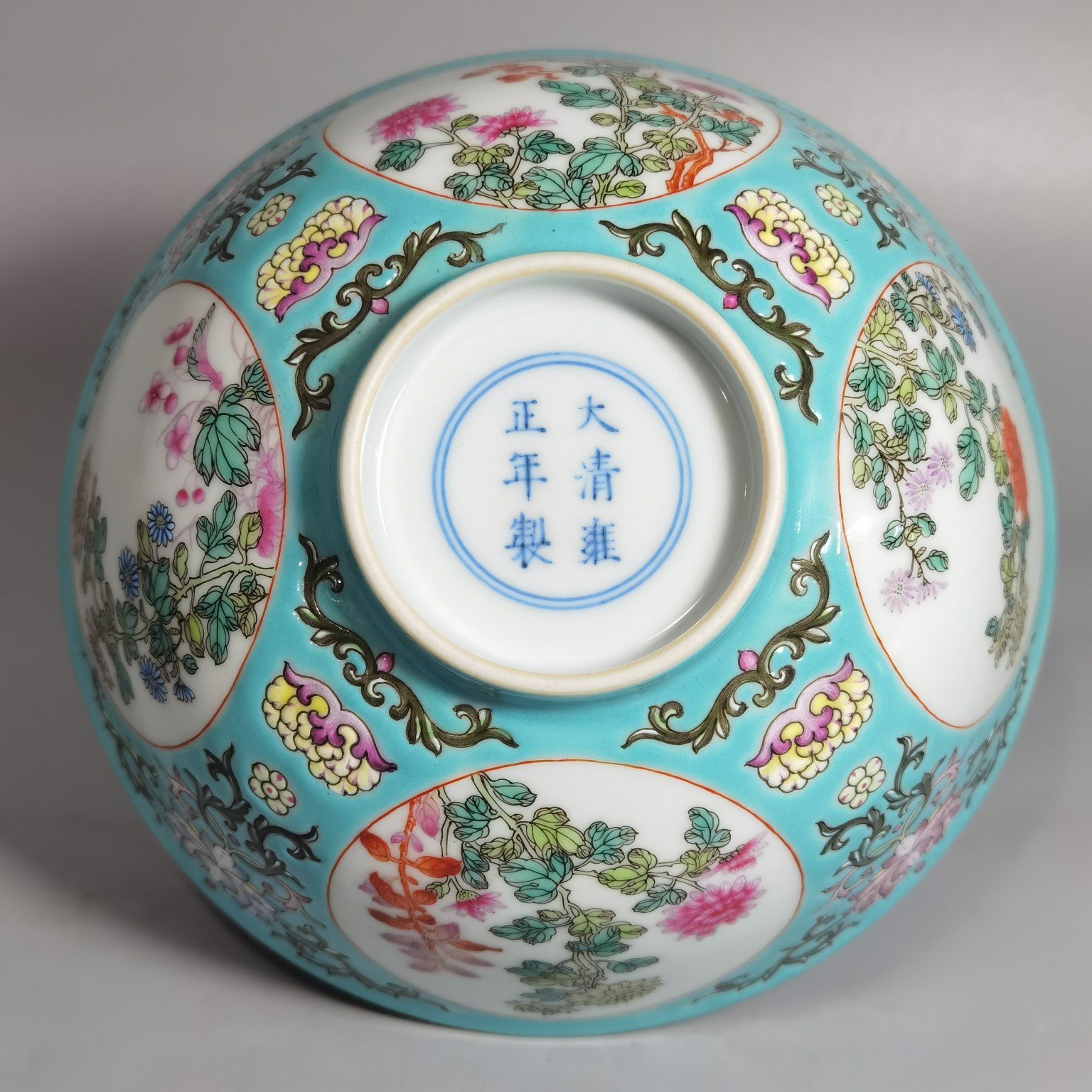 Qing Dynasty Yongzheng a pair of pastel green window-opening four-season flower bowls