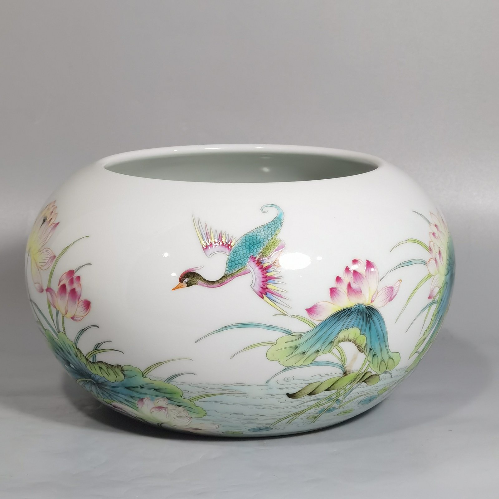 Qing Dynasty Yongzheng washed pastel mandarin duck and lotus size