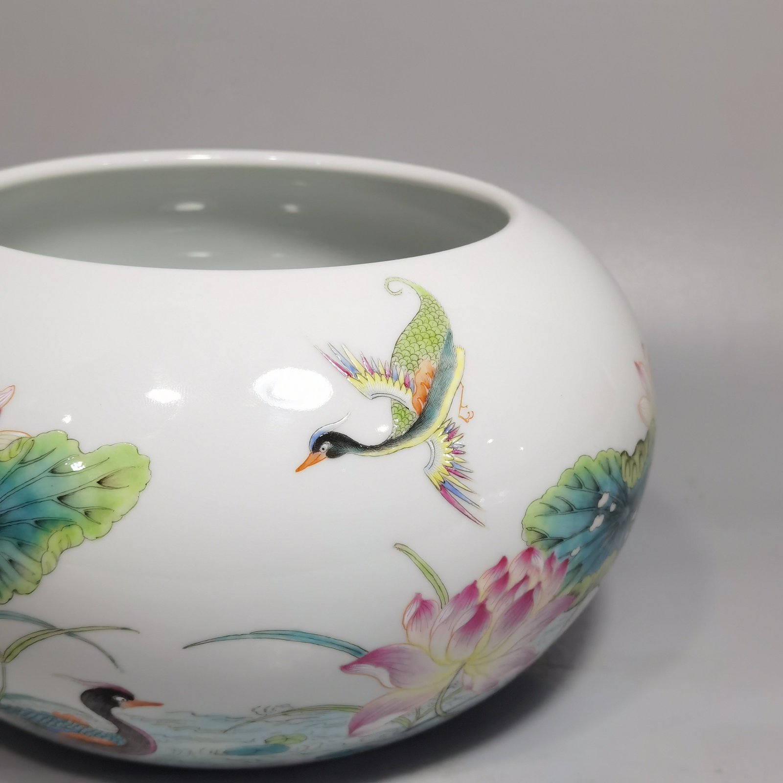 Qing Dynasty Yongzheng washed pastel mandarin duck and lotus size