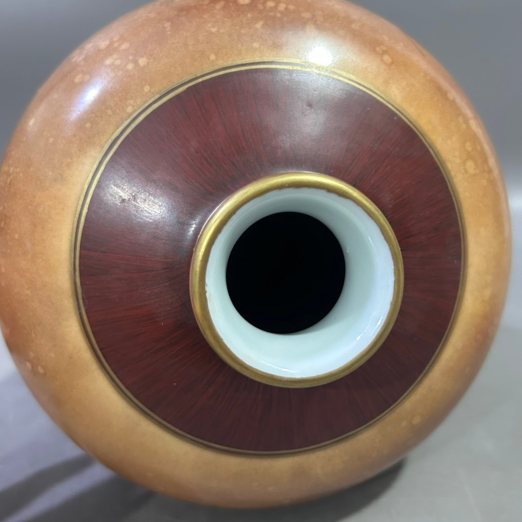 Qing Dynasty Yongzheng stone pattern Arhat plum vase