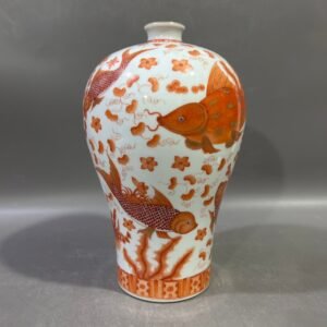 Qing Dynasty Yongzheng alum red goldfish plum vase