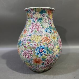Qing Dynasty Yongzheng famille rose vase