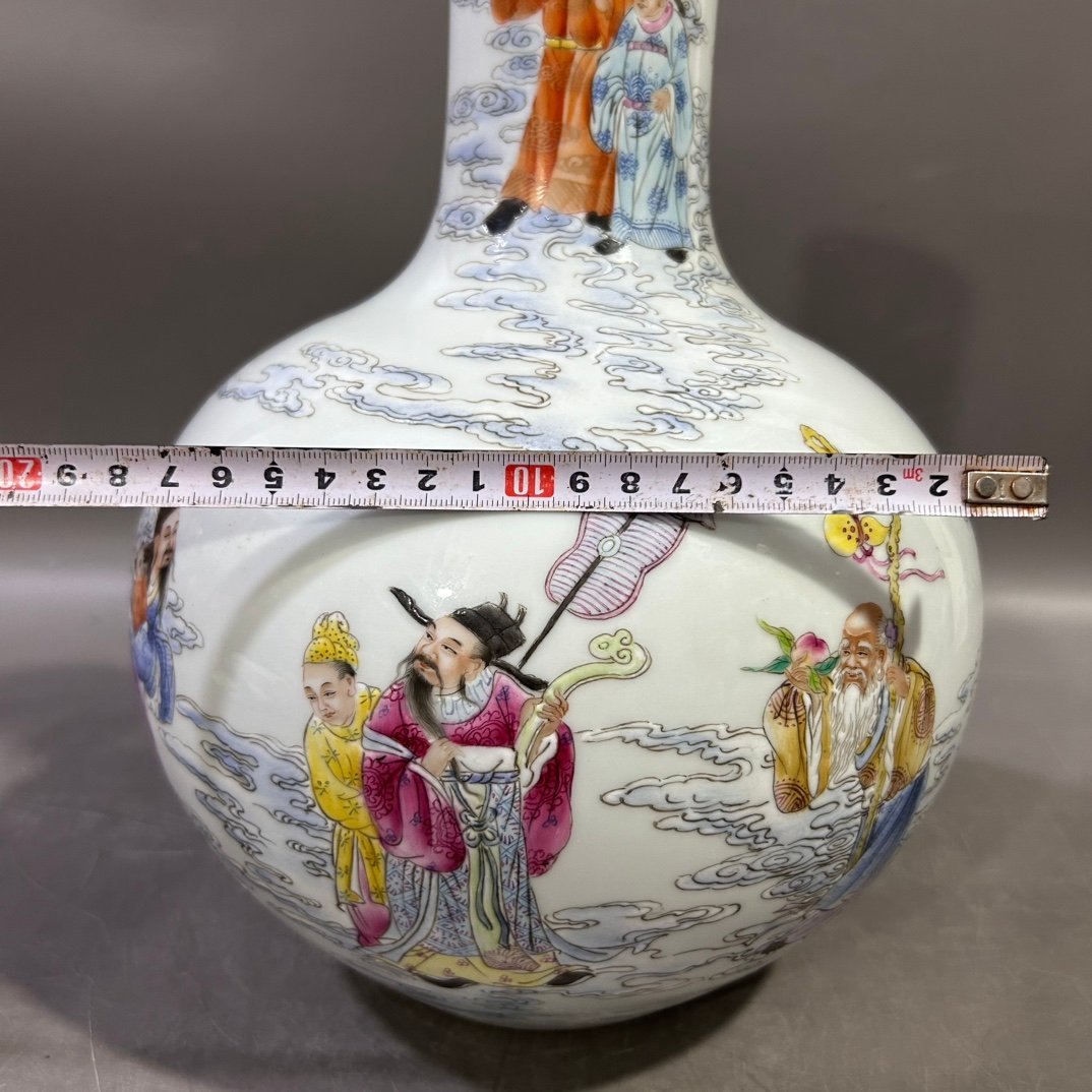 Qing Dynasty Yongzheng Pastel Figure Celestial Sphere Vase