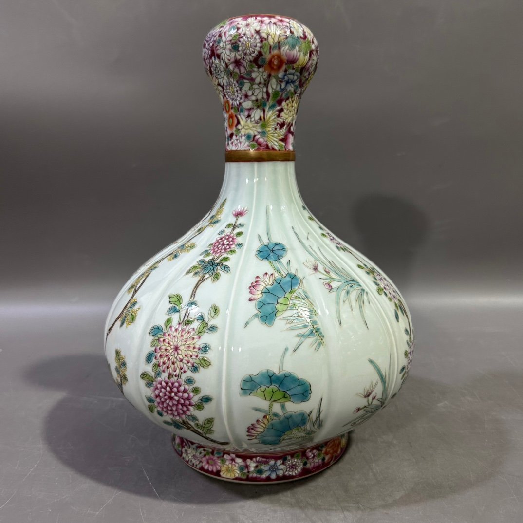 Qing Dynasty Yongzheng Pastel Twelve Flower Gods Garlic Vase