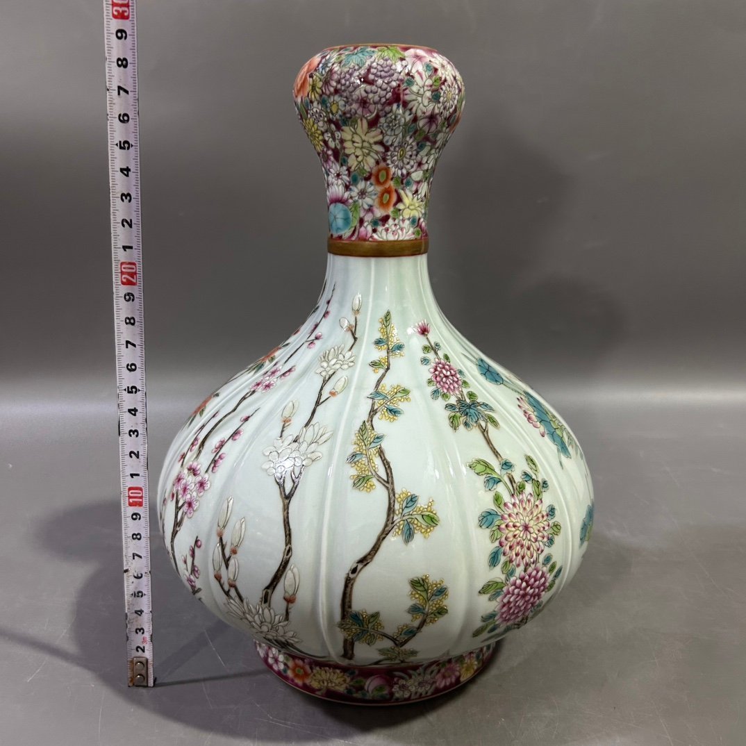 Qing Dynasty Yongzheng Pastel Twelve Flower Gods Garlic Vase