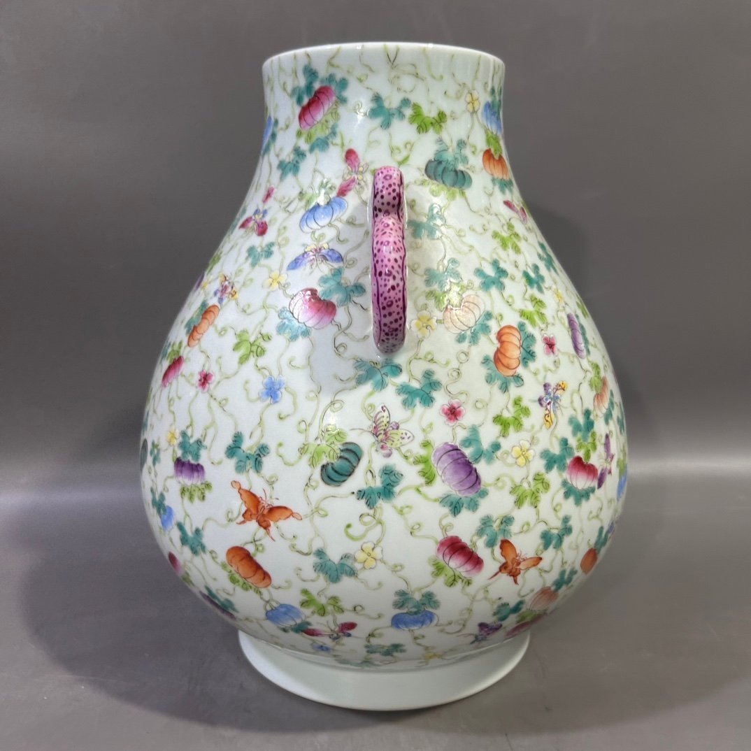 Qing Dynasty Yongzheng Pastel Pumpkin Butterfly Zun