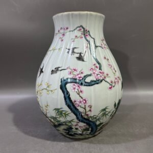 Qing Dynasty Yongzheng pastel happy brow melon edge blessing Vase
