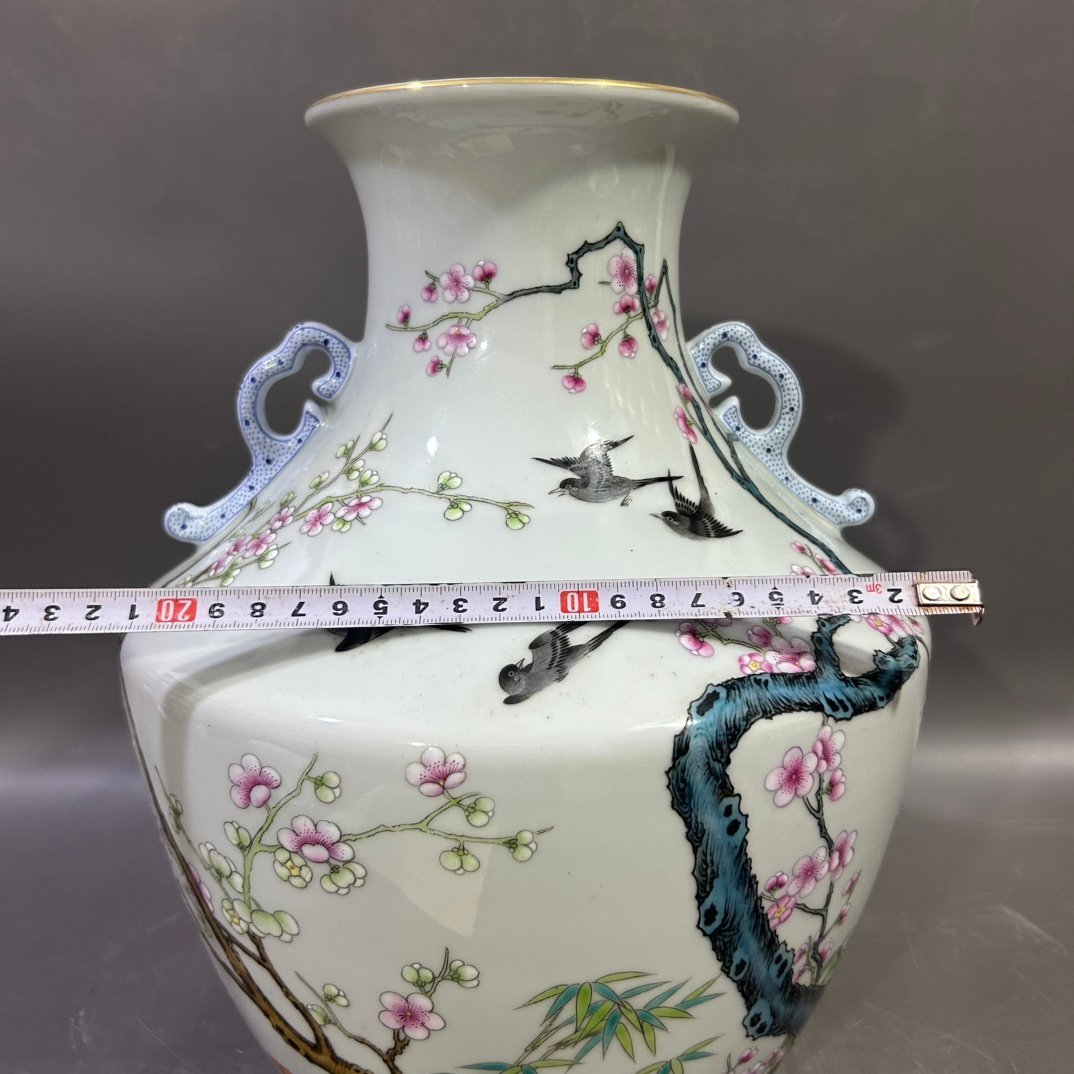 Qing Dynasty Yongzheng pastel happy brow bottle