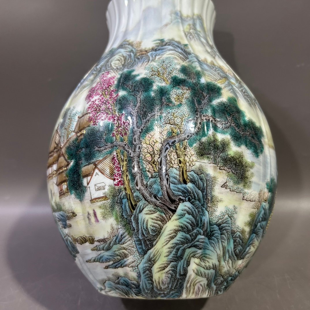 Qing Dynasty Yongzheng famille rose landscape melon edge blessing Vase
