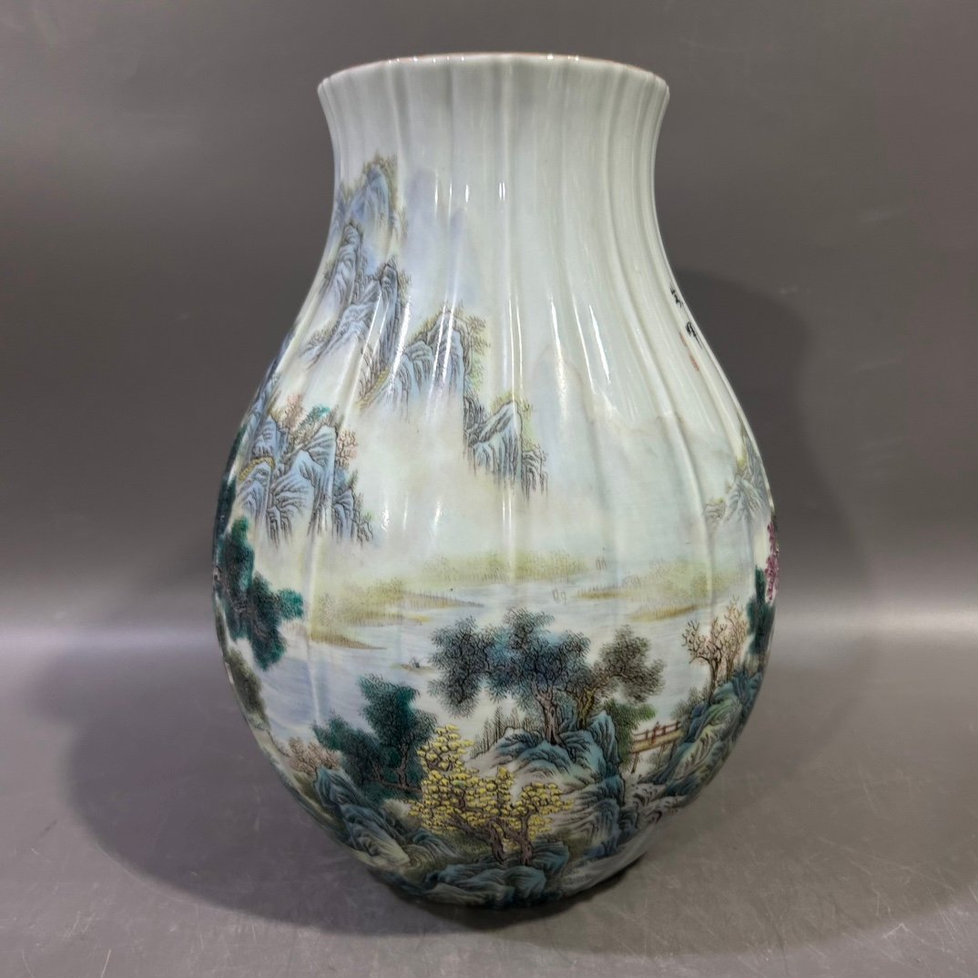 Qing Dynasty Yongzheng famille rose landscape melon edge blessing Vase
