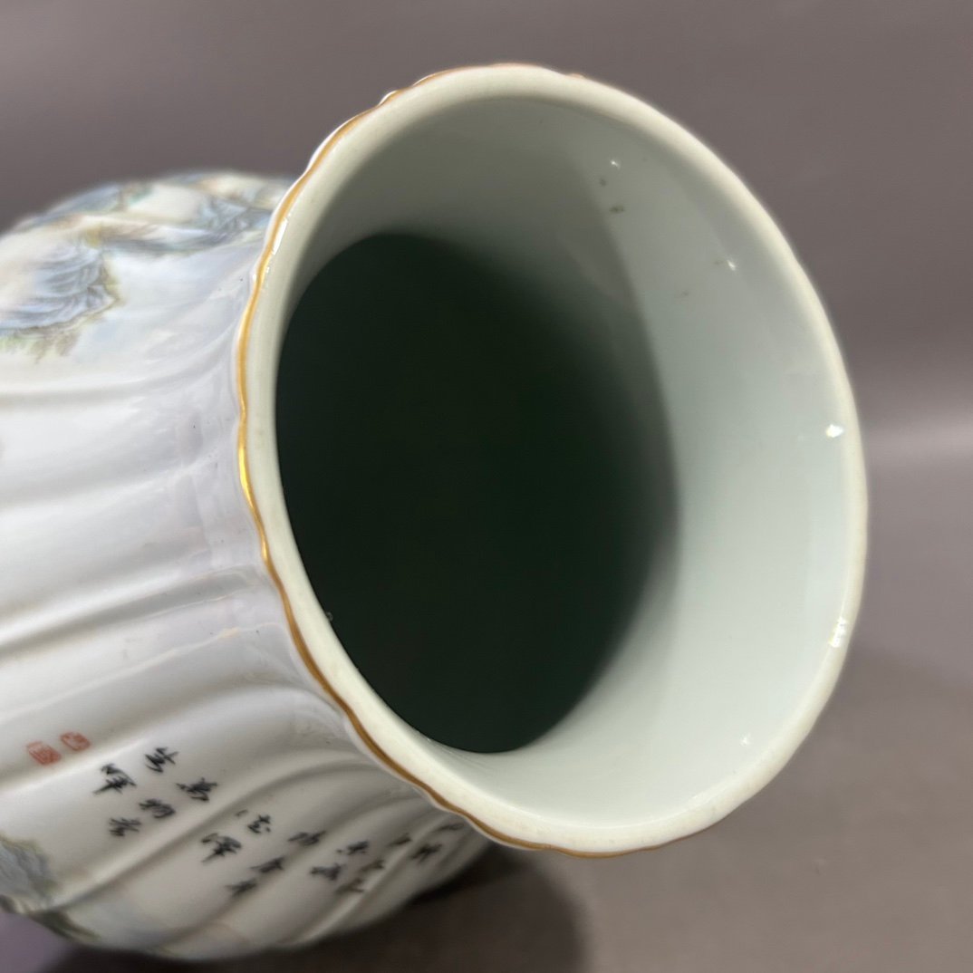 Qing Dynasty Yongzheng famille rose landscape melon edge blessing Vase