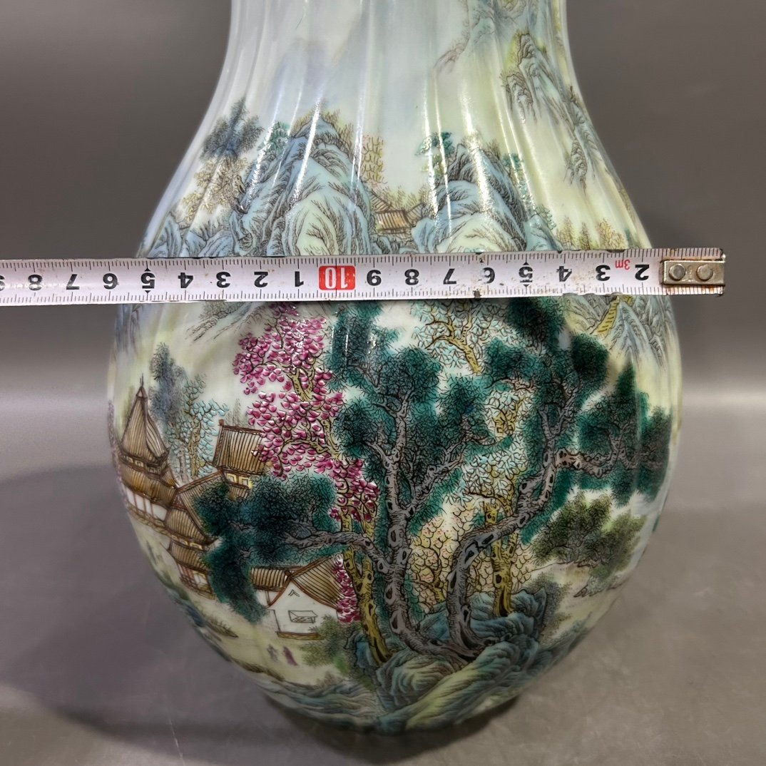 Qing Dynasty Yongzheng famille rose landscape melon edge blessing Vase