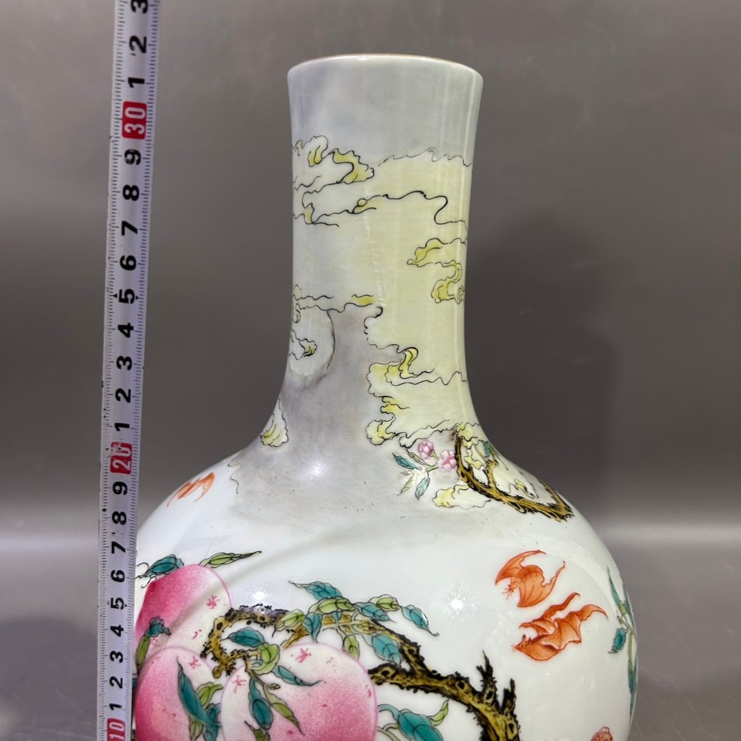Qing Dynasty Yongzheng Pastel Peach Celestial Ball Vase
