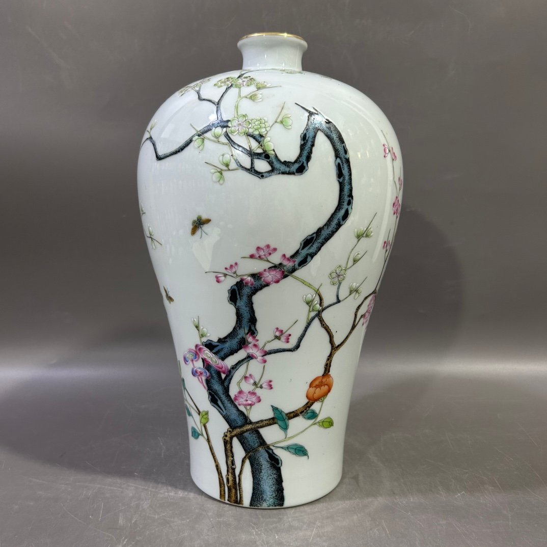 Qing Dynasty Yongzheng famille rose plum vase