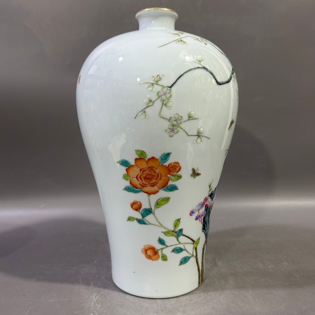 Qing Dynasty Yongzheng famille rose plum vase