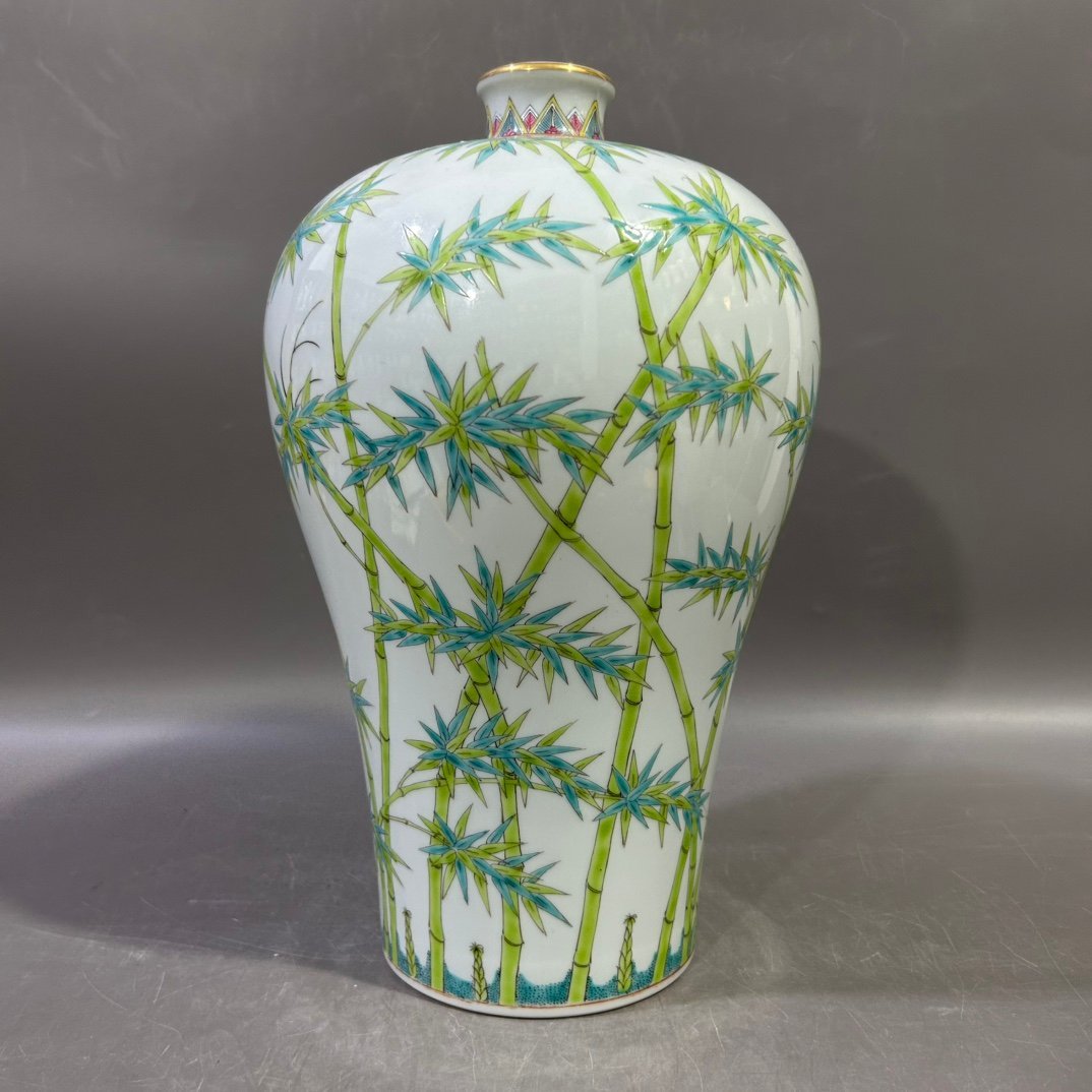 Qing Dynasty Yongzheng famille rose plum vase