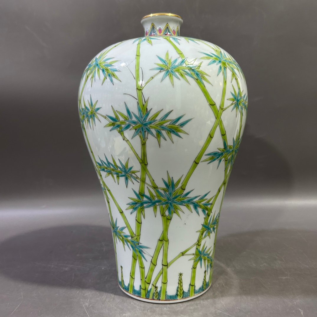 Qing Dynasty Yongzheng famille rose plum vase