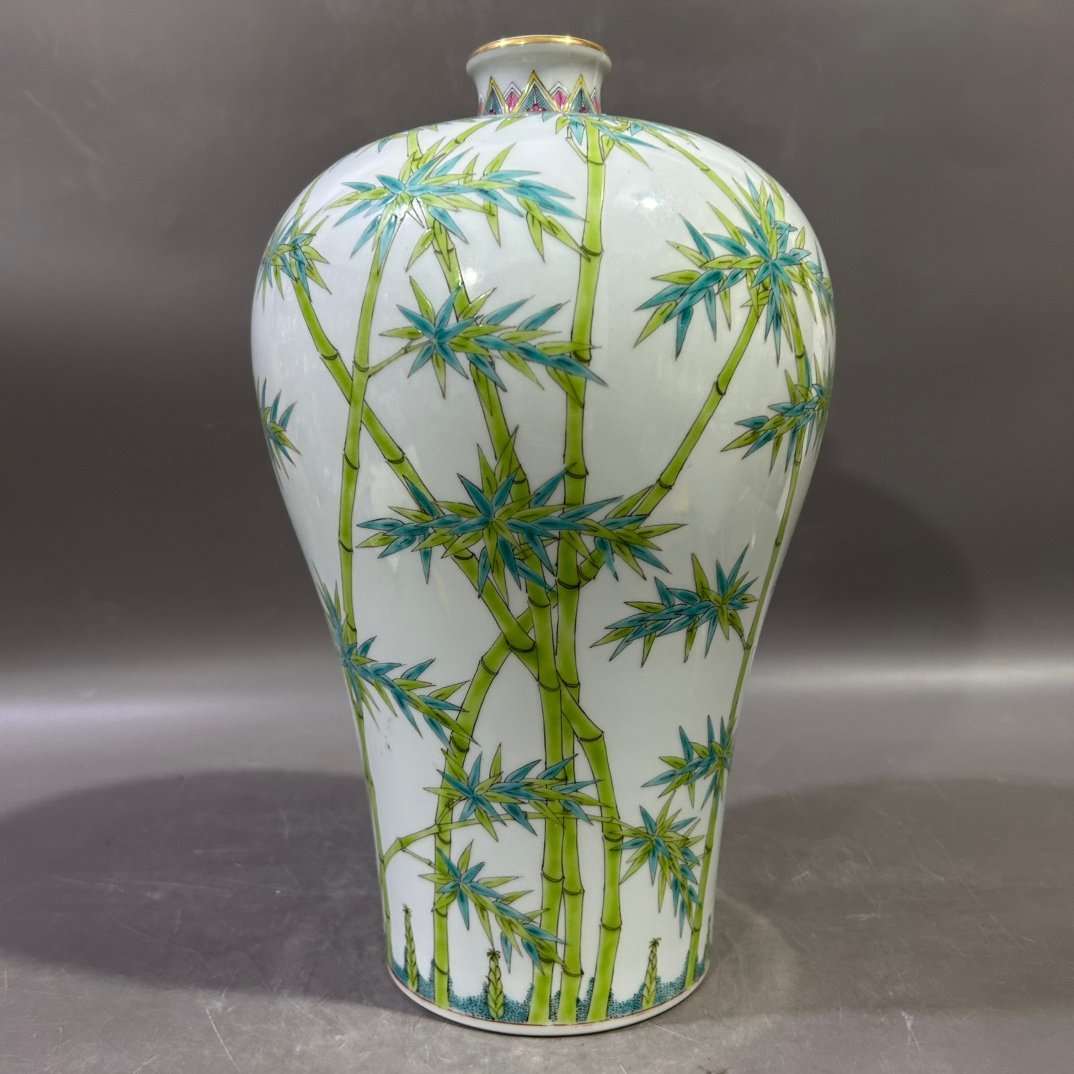 Qing Dynasty Yongzheng famille rose plum vase
