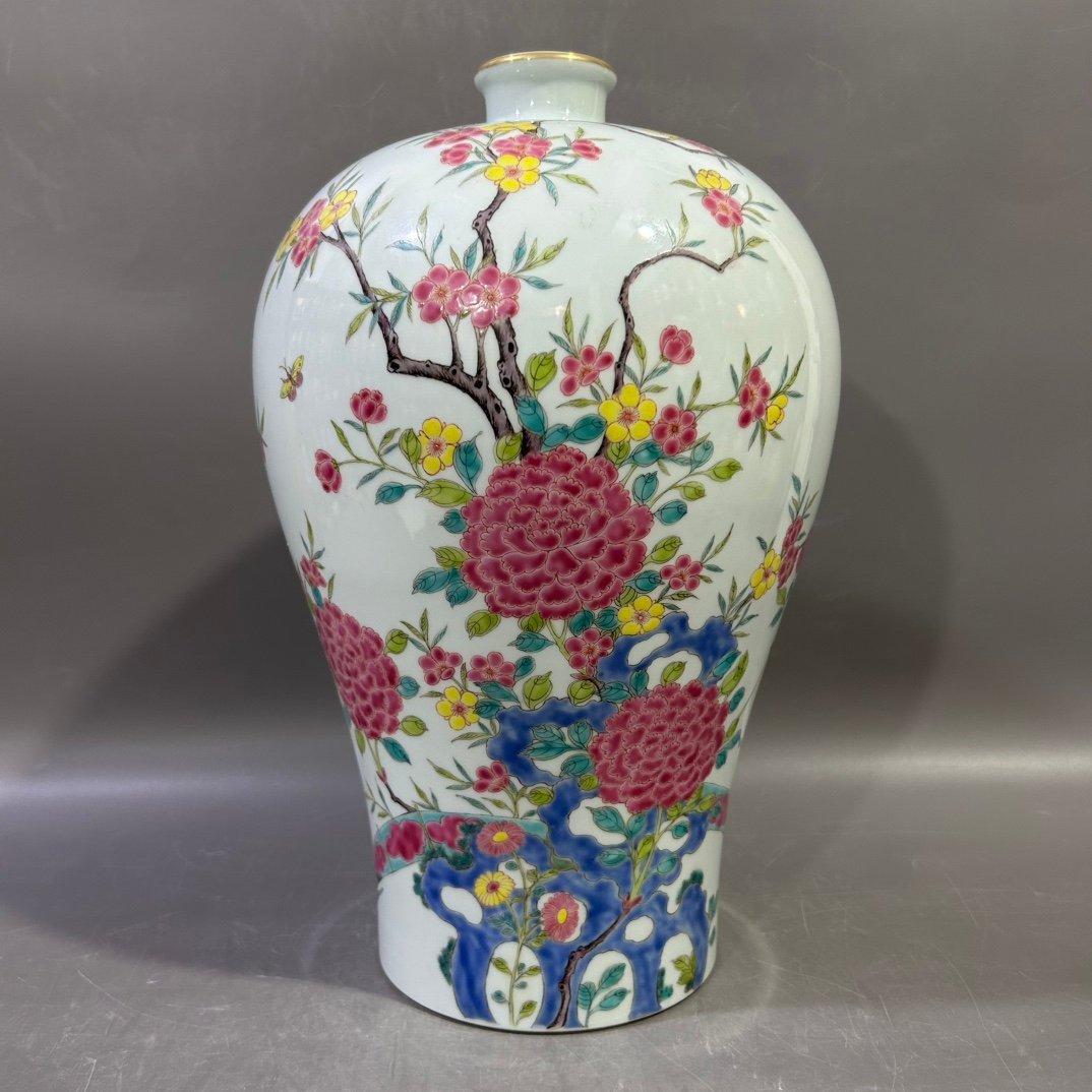 Qing Dynasty Yongzheng Pastel Peony Plum Vase