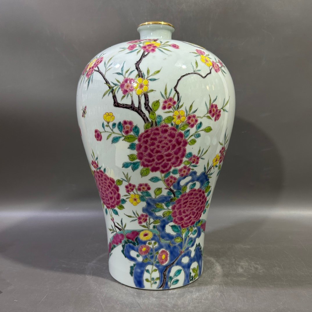 Qing Dynasty Yongzheng Pastel Peony Plum Vase