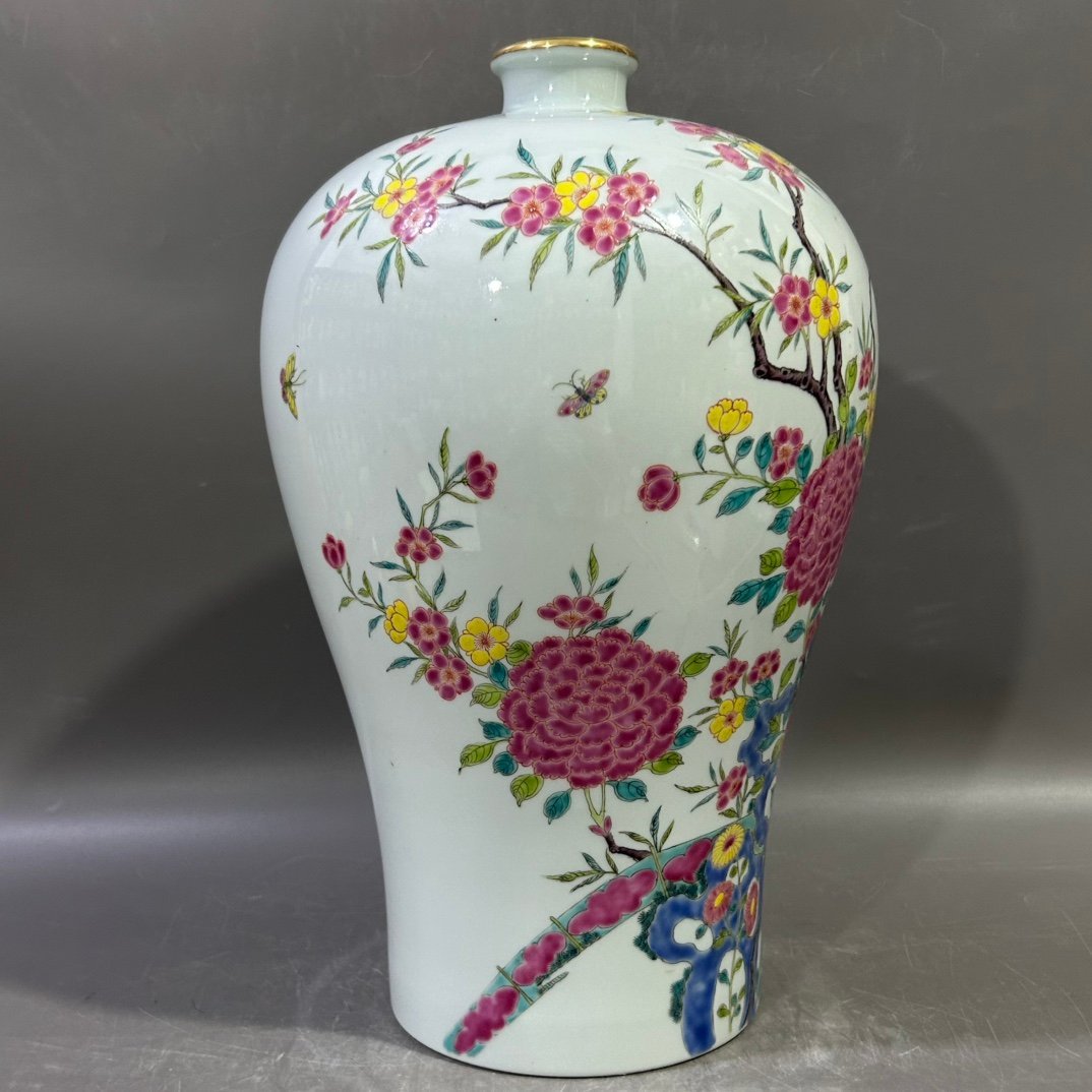 Qing Dynasty Yongzheng Pastel Peony Plum Vase
