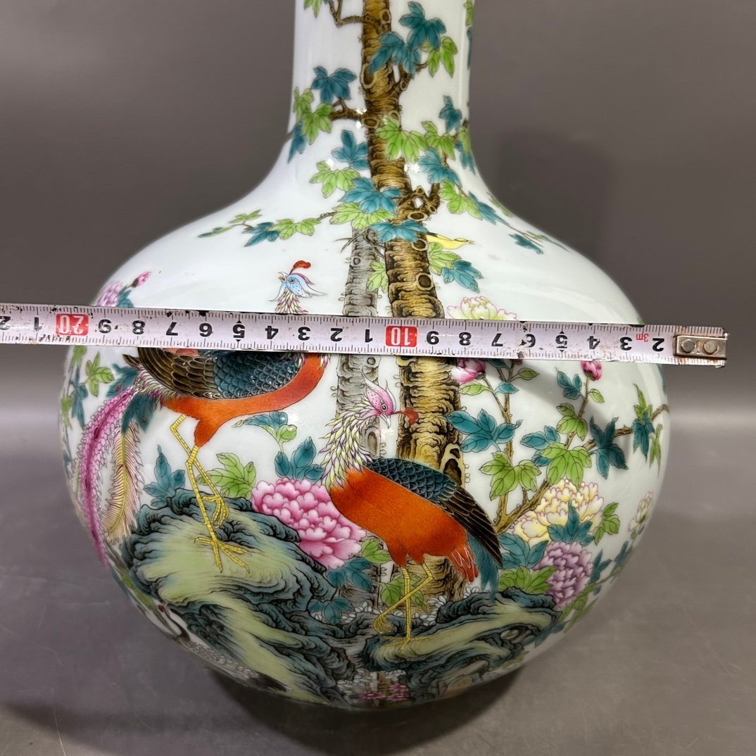 Qing Dynasty Yongzheng pastel pastel flowers birds phoenix and peony celestial sphere vase