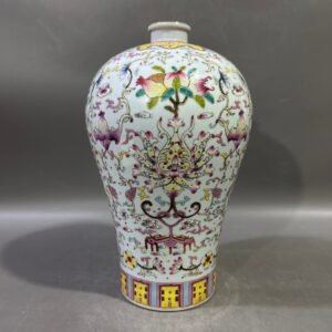 Qing Dynasty Yongzheng pastel flower pomegranate plum vase