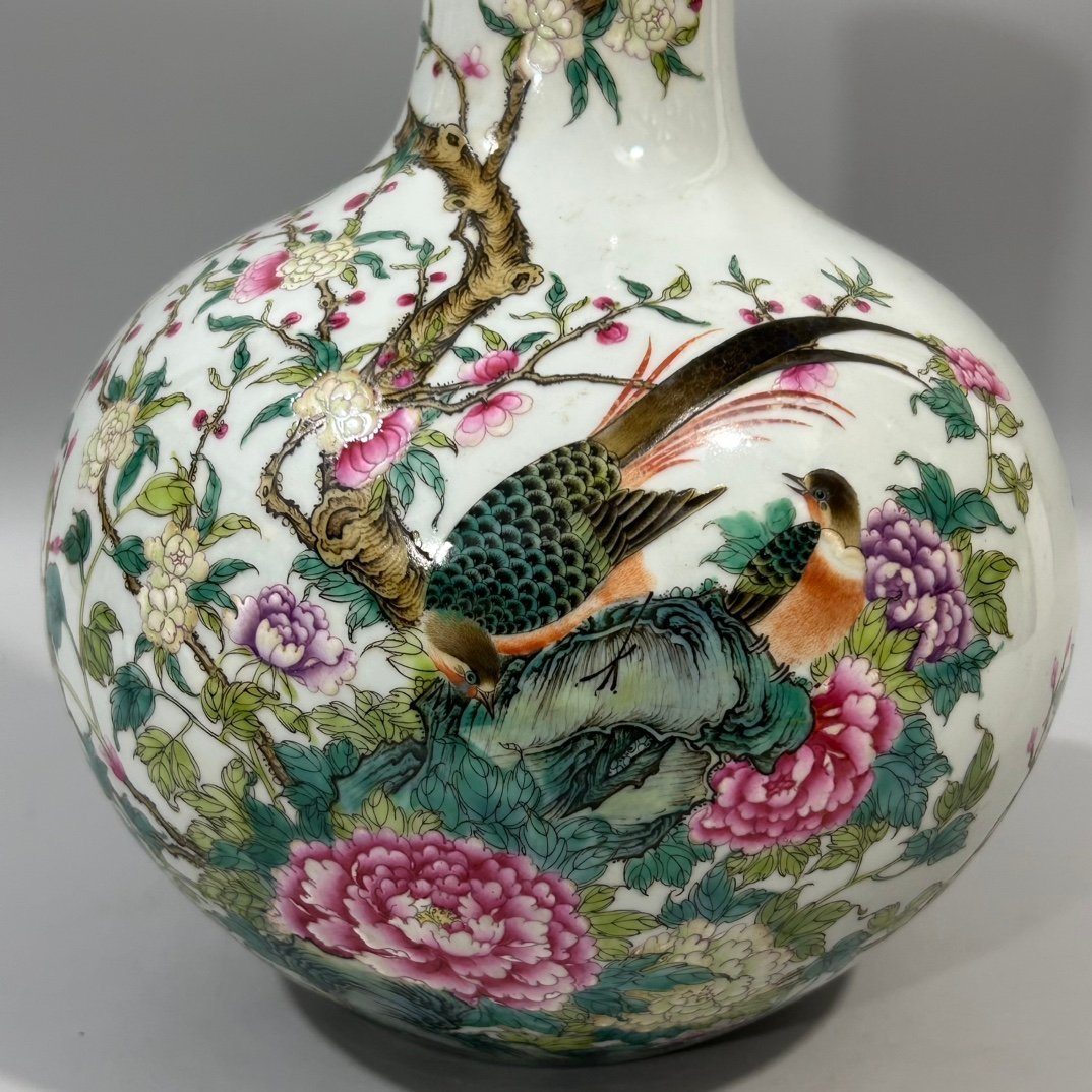 Qing Dynasty Yongzheng Pastel Flower and Bird Celestial Sphere vase