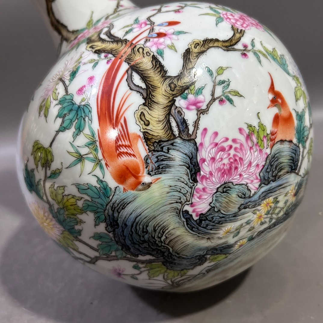 Qing Dynasty Yongzheng Pastel Flower and Bird Celestial Sphere vase