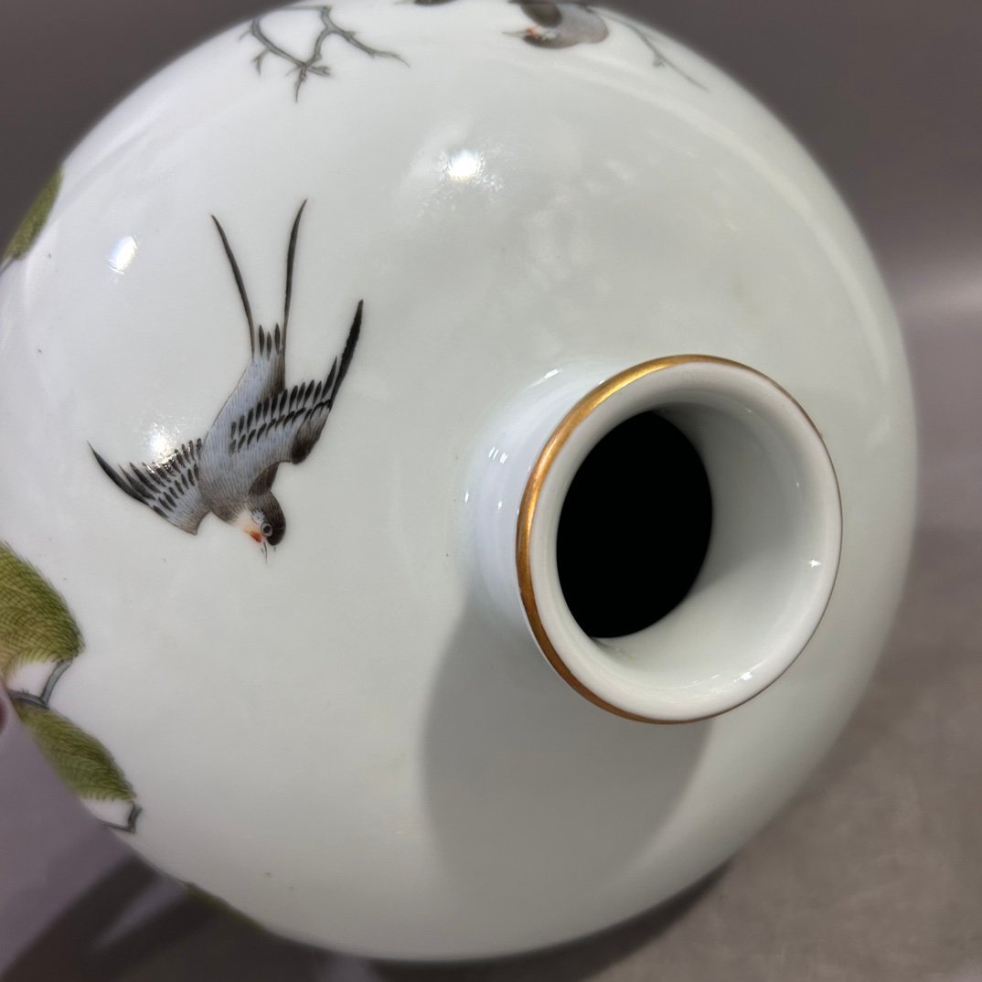 Qing Dynasty Yongzheng pastel flower and bird catkins plum vase