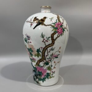 Qing Dynasty Yongzheng pastel flower and bird plum vase