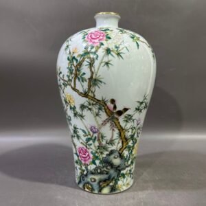 Qing Dynasty Yongzheng Pastel Flower and Bird Plum Vase