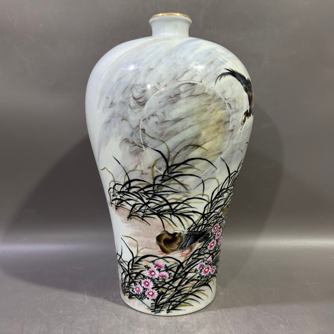 Qing Dynasty Yongzheng Pastel Flower and Bird Plum Vase