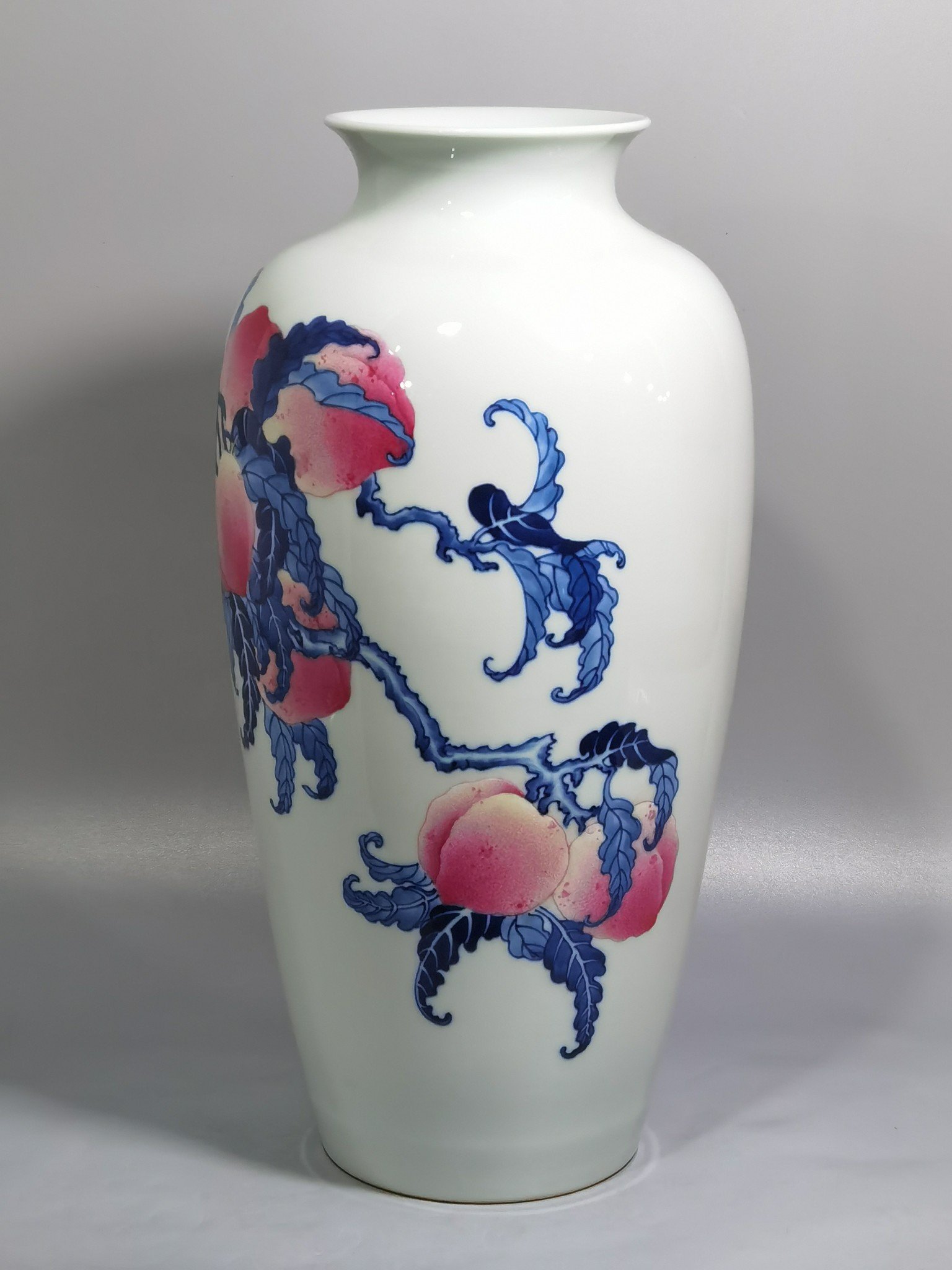 Qing Dynasty Yongzheng Blue and White Pastel Nine Peach Vase