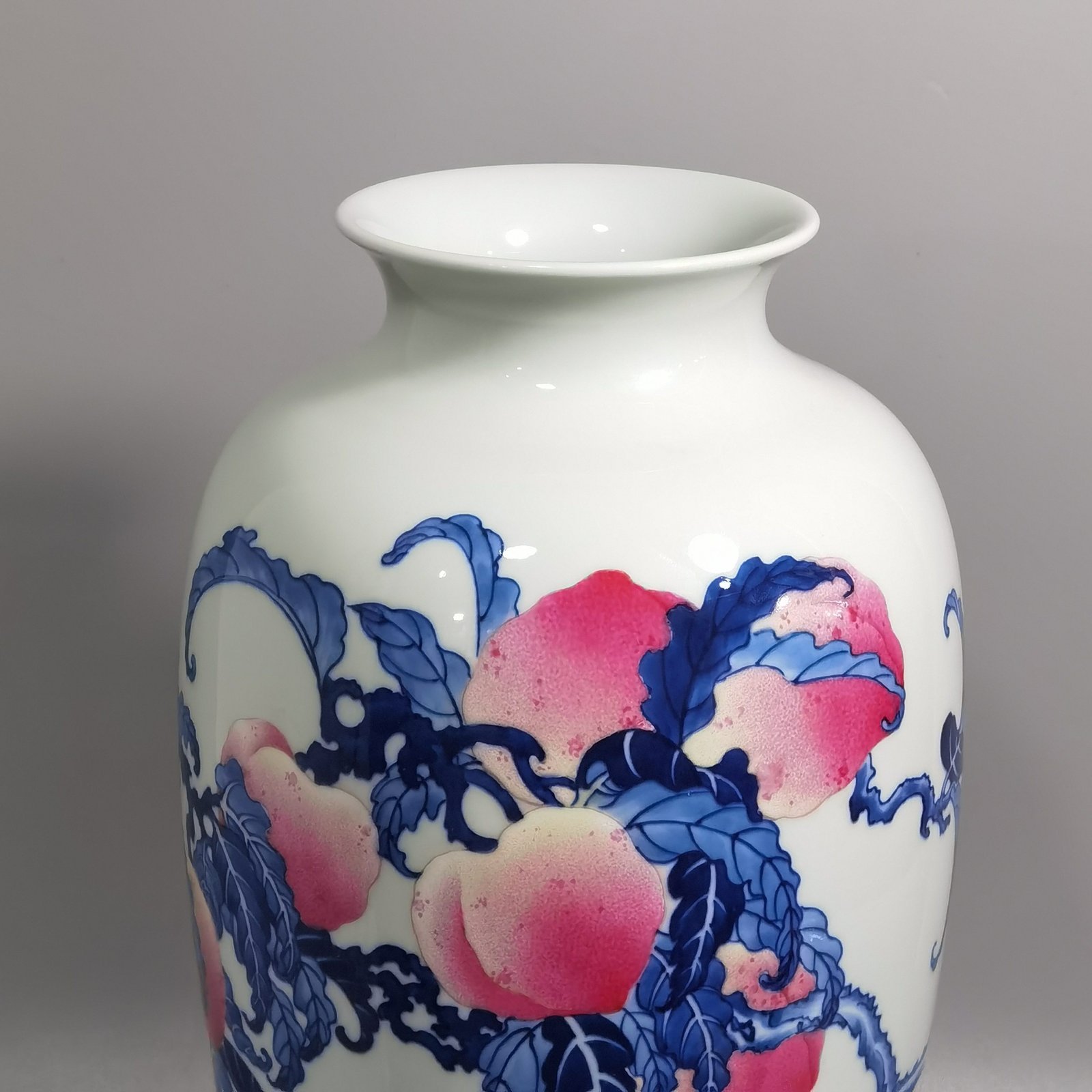 Qing Dynasty Yongzheng Blue and White Pastel Nine Peach Vase