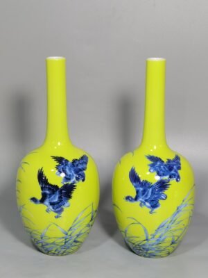 Qing Dynasty Yongzheng style yellow-glazed blue and white reed vase with wild goose poetry pattern