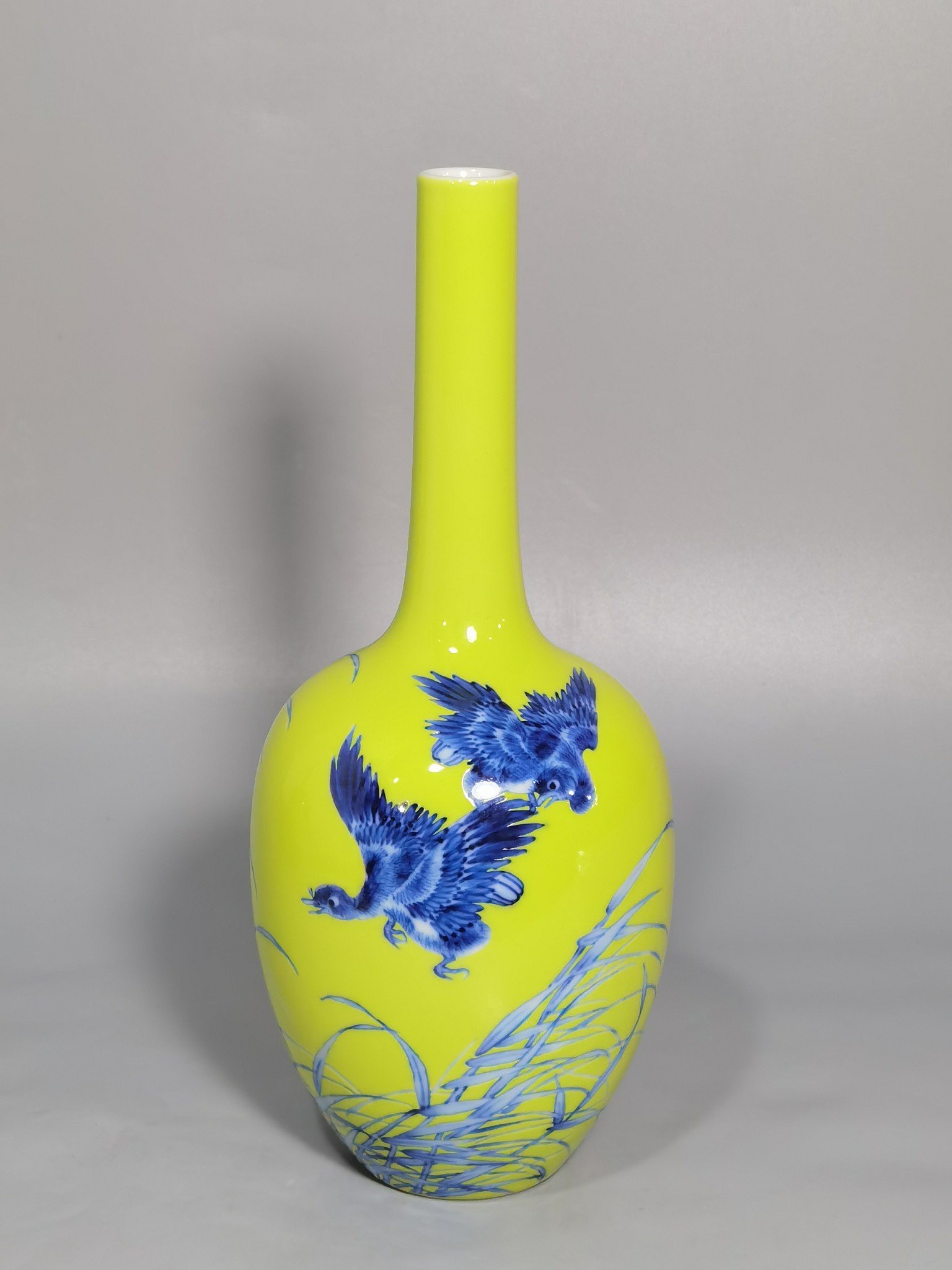 Qing Dynasty Yongzheng style yellow-glazed blue and white reed vase with wild goose poetry pattern