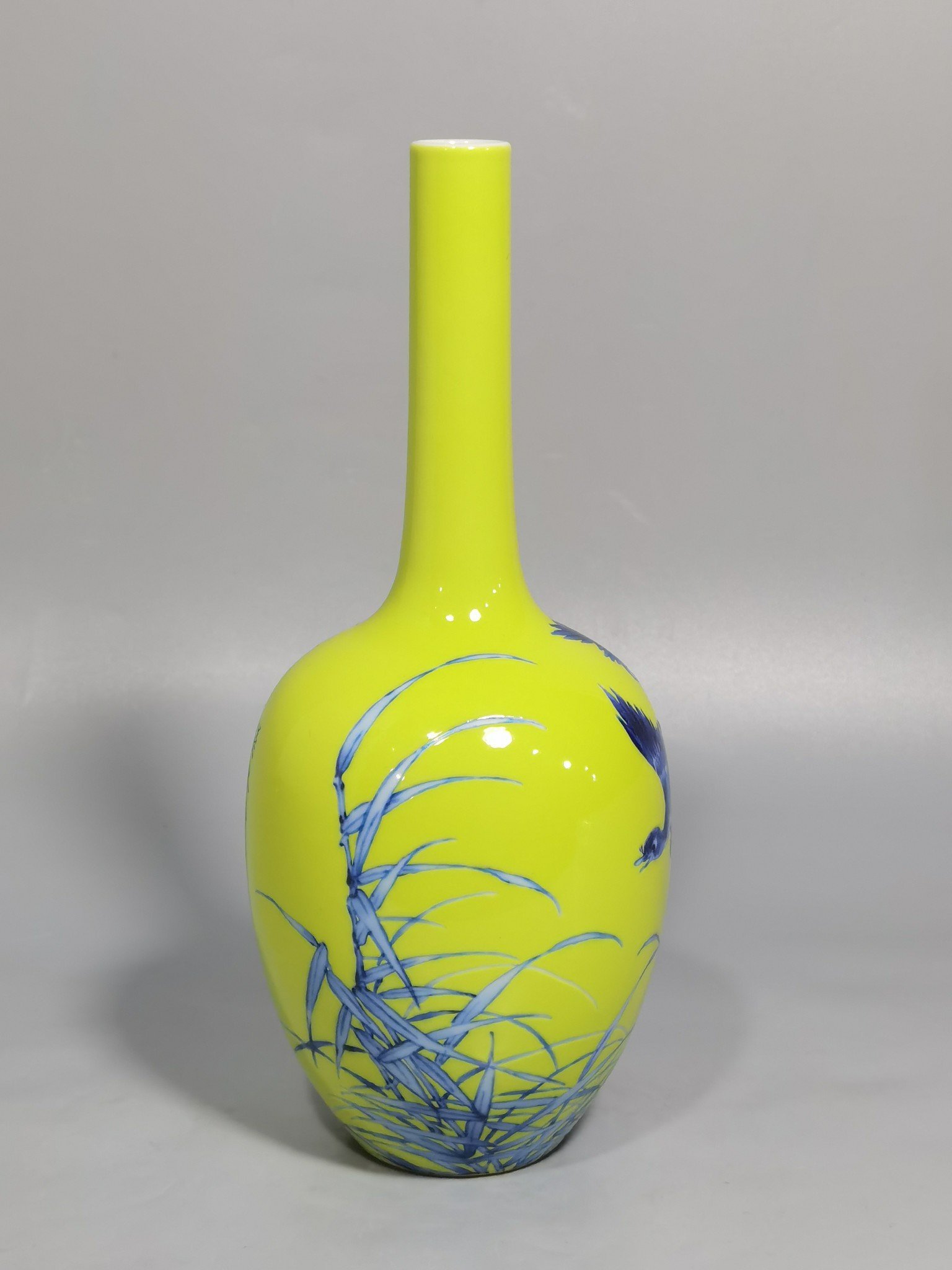 Qing Dynasty Yongzheng style yellow-glazed blue and white reed vase with wild goose poetry pattern