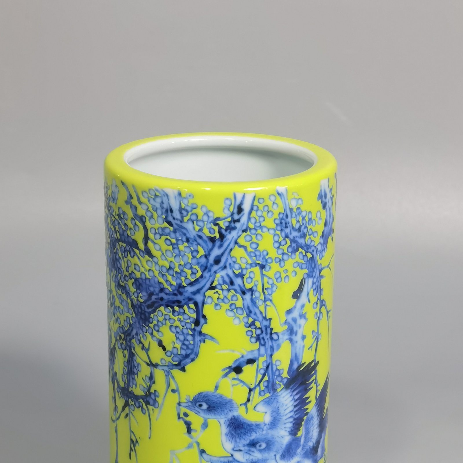 Qing Dynasty Yongzheng style yellow glaze blue and white flower and bird poetry pen holder