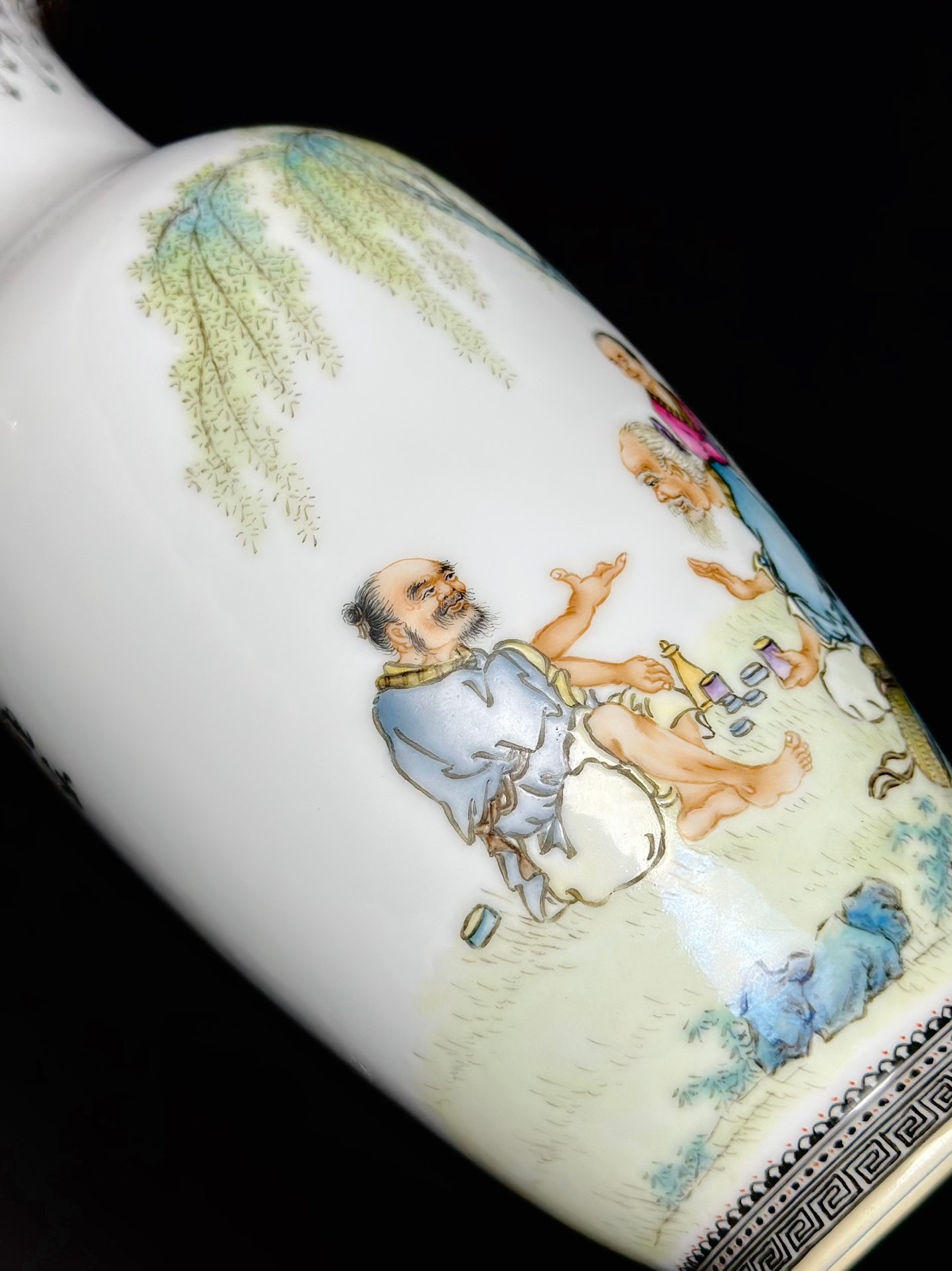 Qing Dynasty Yongzheng Famille rose Yule Figure Guanyin bottle