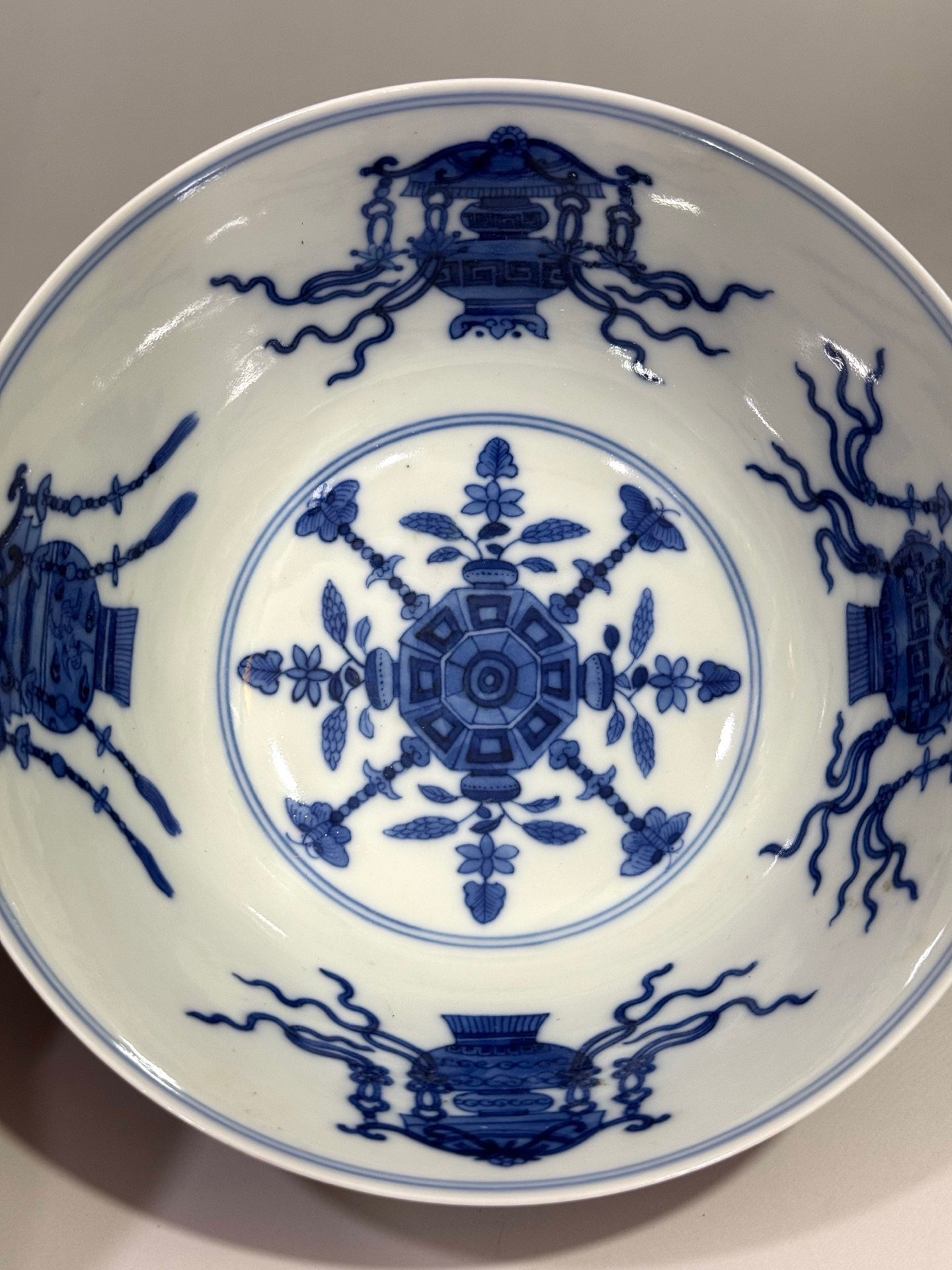 Oing Dynasty Yongzheng Carmine red rolled windowed famille rose bowl