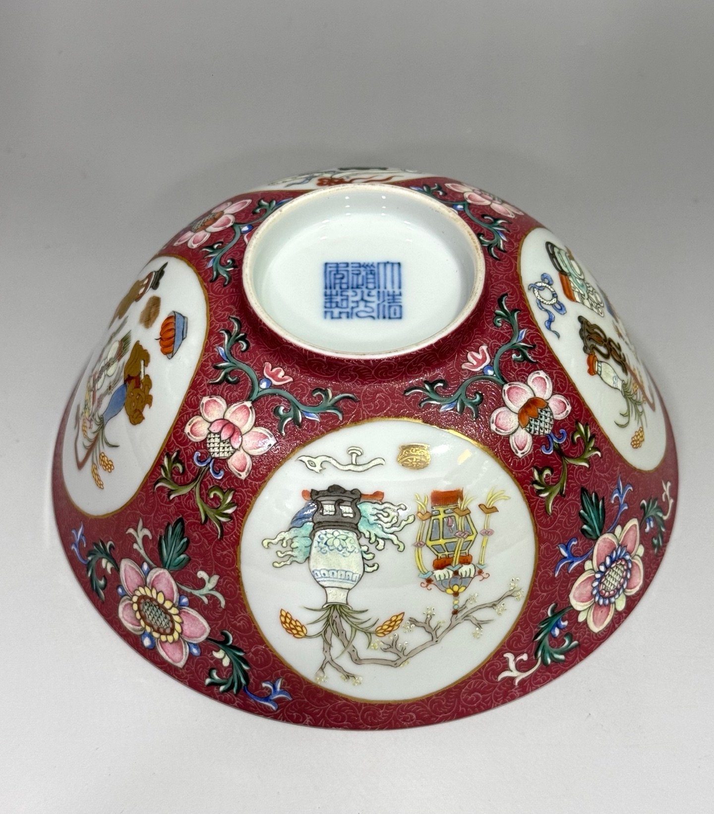 Oing Dynasty Yongzheng Carmine red rolled windowed famille rose bowl