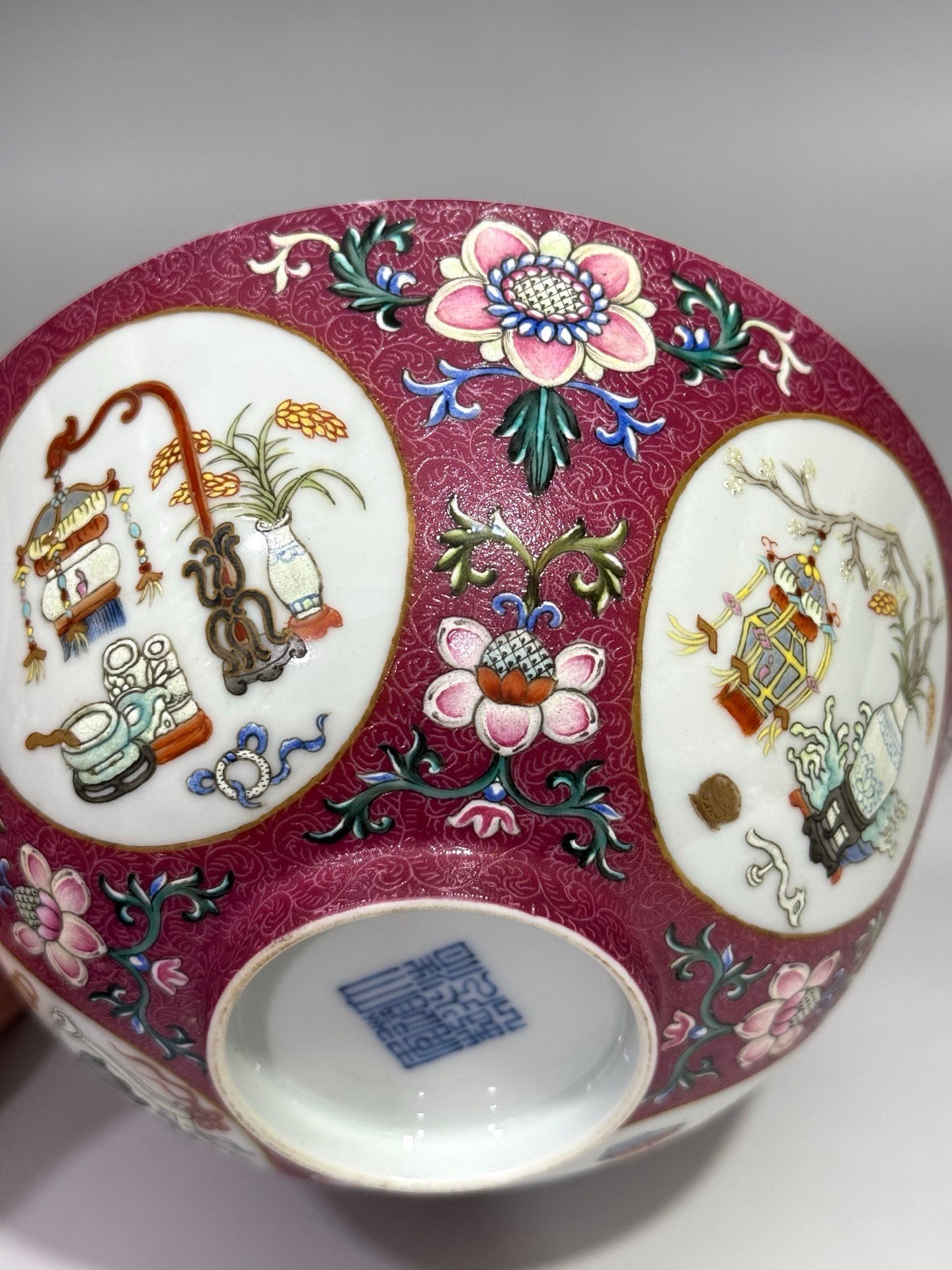 Oing Dynasty Yongzheng Carmine red rolled windowed famille rose bowl