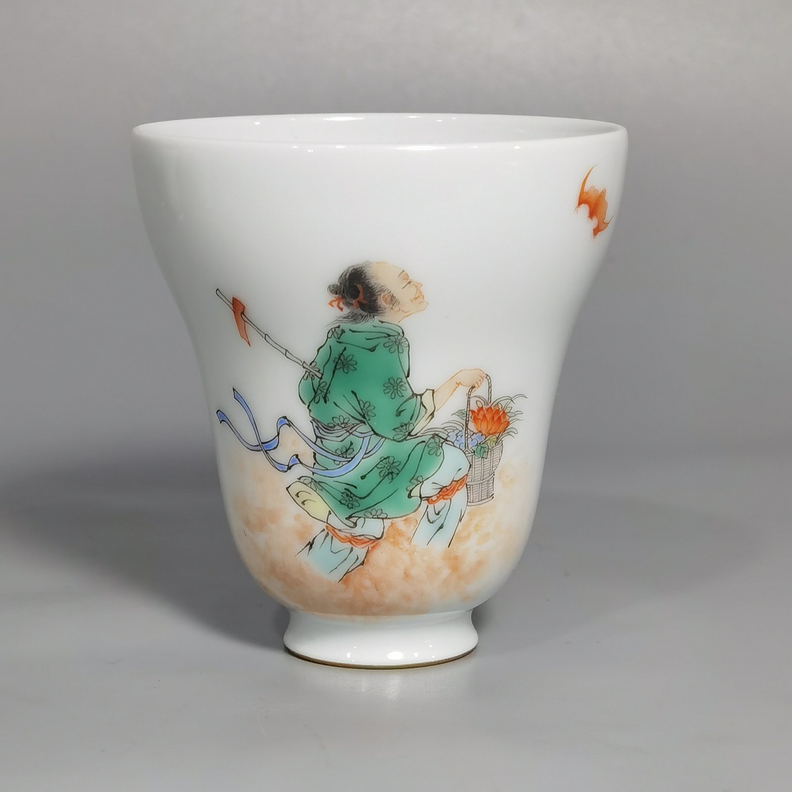 Qing Dynasty Qianlong a set of pastel folding cups with poems and patterns of the Eight Immortals